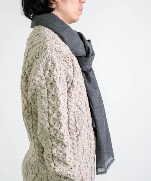 KHATA（カタ）の「[KHATA] CASHMERE MIX STOLE / カシミアウールストール（マフラー・メンズ・ライトブラウン/チャコールグレー・FREE）」の13枚目の写真