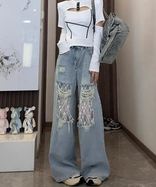SHEPP（シープ）の「レースインナー付き  ダメージ加工デニム（デニムパンツ・レディース・ブルー・M/L）」の2枚目の写真