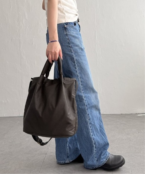 LBC(エルビーシー)の「合皮パフ2WAYトートバッグ(ショルダーバッグ・レディース・カーキブラウン/グリーン/ダークブラウン・FREE)」の1枚目の写真