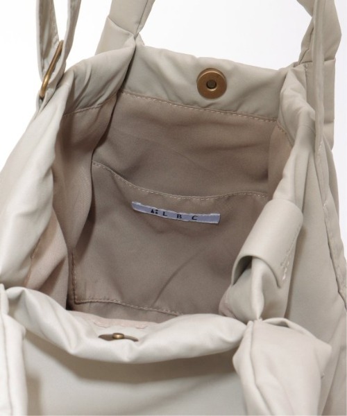 LBC(エルビーシー)の「合皮パフ2WAYトートバッグ(ショルダーバッグ・レディース・カーキブラウン/グリーン/ダークブラウン・FREE)」の8枚目の写真