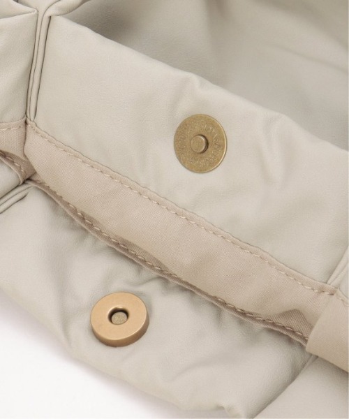 LBC(エルビーシー)の「合皮パフ2WAYトートバッグ(ショルダーバッグ・レディース・カーキブラウン/グリーン/ダークブラウン・FREE)」の9枚目の写真