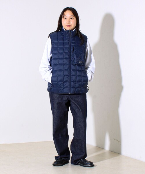 TAION（タイオン）の「【2WAYで着回せる】【UNISEX】GLOSTER配色別注 TAIONボア×ダウンベスト（ダウンベスト・メンズ・ブラック/ダークベージュ/アイボリー・XL/L/M）」の4枚目の写真
