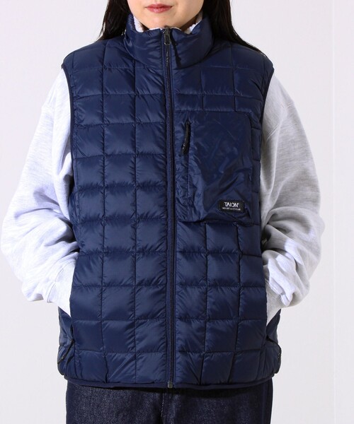 TAION（タイオン）の「【2WAYで着回せる】【UNISEX】GLOSTER配色別注 TAIONボア×ダウンベスト（ダウンベスト・メンズ・ブラック/ダークベージュ/アイボリー・XL/L/M）」の5枚目の写真