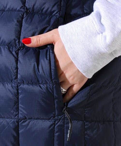 TAION（タイオン）の「【2WAYで着回せる】【UNISEX】GLOSTER配色別注 TAIONボア×ダウンベスト（ダウンベスト・メンズ・ブラック/ダークベージュ/アイボリー・XL/L/M）」の11枚目の写真