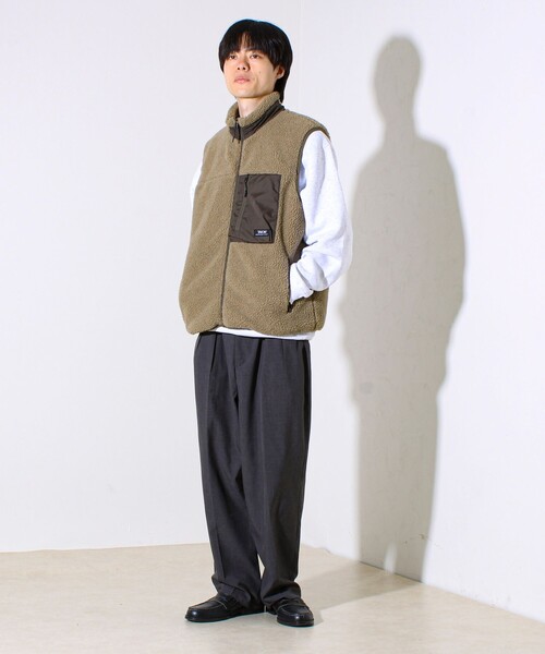TAION（タイオン）の「【2WAYで着回せる】【UNISEX】GLOSTER配色別注 TAIONボア×ダウンベスト（ダウンベスト・メンズ・ブラック/ダークベージュ/アイボリー・XL/L/M）」の14枚目の写真