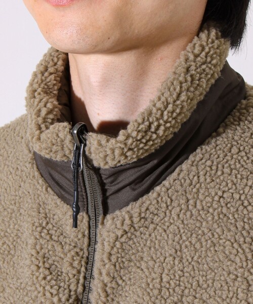 TAION（タイオン）の「【2WAYで着回せる】【UNISEX】GLOSTER配色別注 TAIONボア×ダウンベスト（ダウンベスト・メンズ・ブラック/ダークベージュ/アイボリー・XL/L/M）」の19枚目の写真