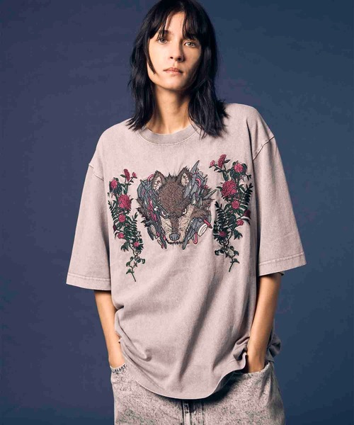 MAISON SPECIAL(メゾンスペシャル)の「《UNISEX》Various Artists Embroidery Prime-Over Crew Neck T-Shirt/アーティスト刺繍プライムオーバークルーネックTシャツ【MAISON SPECIAL/メゾンスペシャル】(Tシャツ/カットソー・メンズ・その他8/その他10/その他5/その他1/その他3/その他6/その他4/その他7/その他9/その他2・1/2/0)」の18枚目の写真