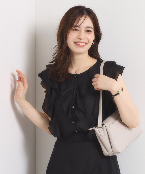 ITS'DEMO（イッツデモ）の「【手洗い可／セットアップ可】シアーフリルブラウス（シャツ/ブラウス・レディース・ダークブラウン/ブラック/ベビーピンク・00）」の2枚目の写真