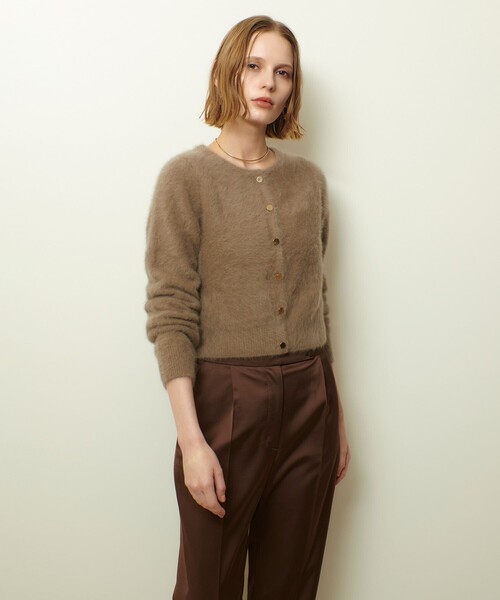 allureville(アルアバイル)の「カシミヤブレンドファー加工カーディガン(カーディガン/ボレロ・レディース・オフホワイト/モカ/オレンジ/グレー系その他・2)」の18枚目の写真