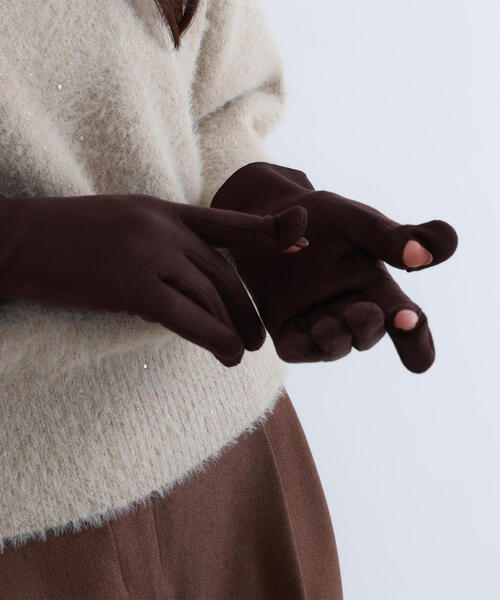 NATURAL BEAUTY BASIC（ナチュラルビューティーベーシック）の「◇フェイクスェードグローブ（手袋・レディース・ダークブラウン/チャコールグレー/グレイッシュベージュ・FREE）」の4枚目の写真