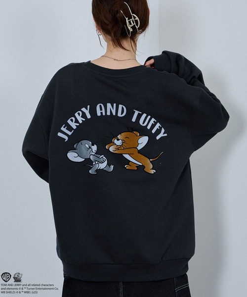 Tom&Jerry(トムアンドジェリー)の「TOM&JERRY フロッキーサガラ刺繍トレーナー(スウェット・メンズ・オフホワイト/スミクロ・XL/L/M)」の2枚目の写真