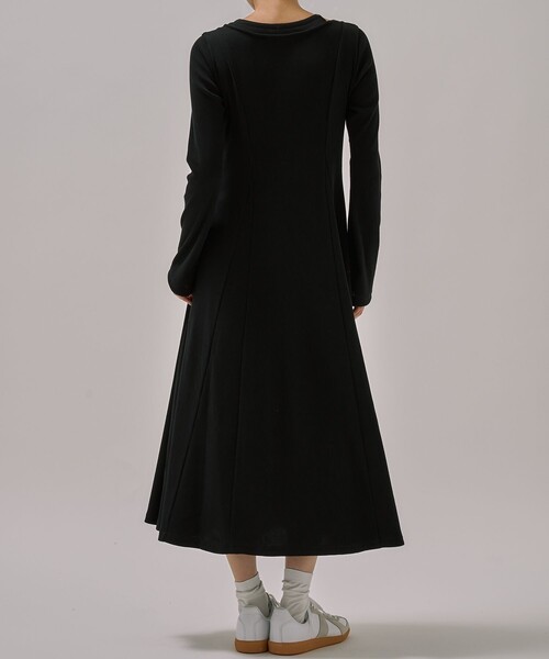 PUBLIC TOKYO(パブリックトウキョウ)の「クリーンリブフレアワンピ(ワンピース・レディース・ホワイト/ブラック・1/2)」の9枚目の写真