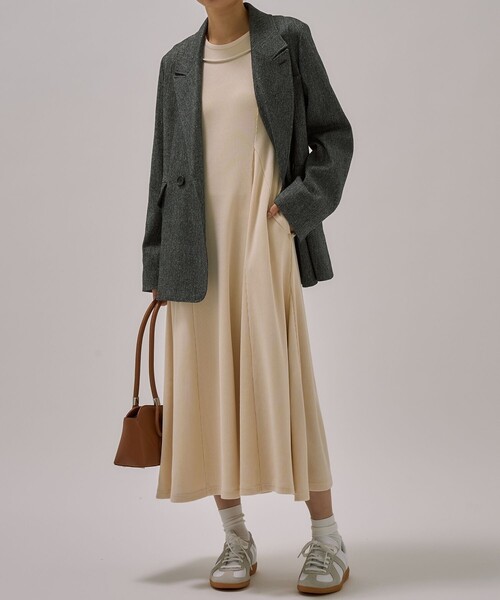 PUBLIC TOKYO(パブリックトウキョウ)の「クリーンリブフレアワンピ(ワンピース・レディース・ホワイト/ブラック・1/2)」の1枚目の写真