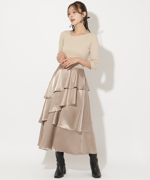AND COUTURE(アンドクチュール)の「サテンアシメフリルティアードスカート(スカート・レディース・チャコールグレー/ネイビー/ベージュ・FREE)」の13枚目の写真