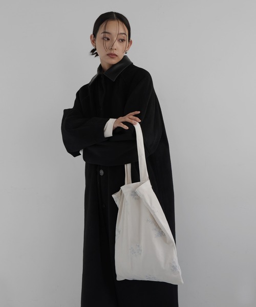 hellam（へラム）の「フラワーエンブロイダリーベロアトートバッグ（トートバッグ・レディース・アイボリー/ブラック/ブラウン・FREE）」の11枚目の写真