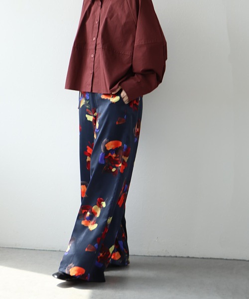 Jines（ジネス）の「ペイントフラワープリントパンツ（その他パンツ・レディース・ネイビー/グレー/ライトベージュ・38）」の15枚目の写真