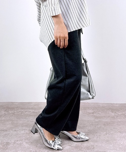 CLOTHY(クロシィ)の「【あったか裏ボアシリーズ】裏ボアスウェットバレルパンツ(スウェットパンツ・レディース・チャコールグレー/グレー/ブラック/ライトグレー・MEDIUM/LARGE)」の14枚目の写真