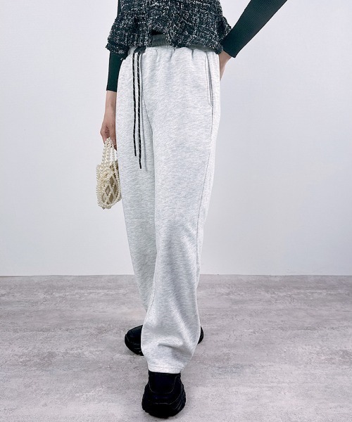 CLOTHY(クロシィ)の「【あったか裏ボアシリーズ】裏ボアスウェットバレルパンツ(スウェットパンツ・レディース・チャコールグレー/グレー/ブラック/ライトグレー・MEDIUM/LARGE)」の19枚目の写真