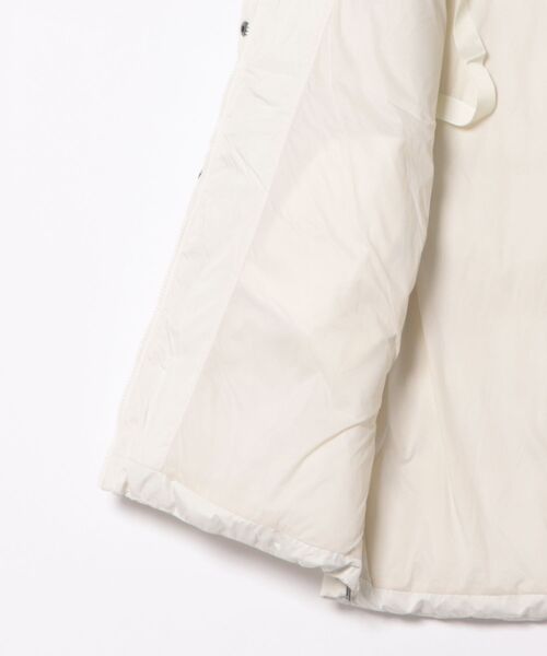 Desigual（デシグアル）の「フロッキーロゴ 取り外しフード ロング中綿ジャケット ブラック ホワイト（ダウンジャケット/コート・レディース・ホワイト/ブラック・XS/S/M/L/XL）」の5枚目の写真