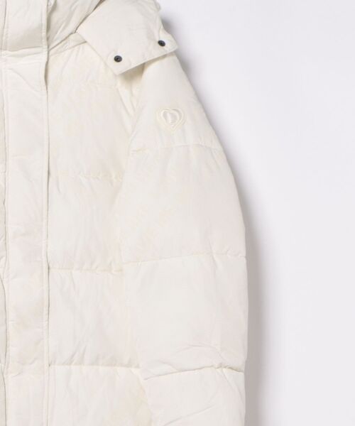 Desigual（デシグアル）の「フロッキーロゴ 取り外しフード ロング中綿ジャケット ブラック ホワイト（ダウンジャケット/コート・レディース・ホワイト/ブラック・XS/S/M/L/XL）」の4枚目の写真