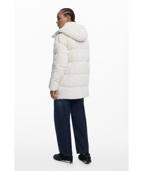 Desigual（デシグアル）の「フロッキーロゴ 取り外しフード ロング中綿ジャケット ブラック ホワイト（ダウンジャケット/コート・レディース・ホワイト/ブラック・XS/S/M/L/XL）」の14枚目の写真