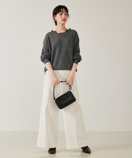 qualite(カリテ)の「【大人のレースニット】Vネックレース付きニット/秋服/冬服/オフィスカジュアル/フリル/ハイゲージニット(ニット/セーター・レディース・ダークネイビー/オフホワイト/チャコールグレー・フリー)」の5枚目の写真