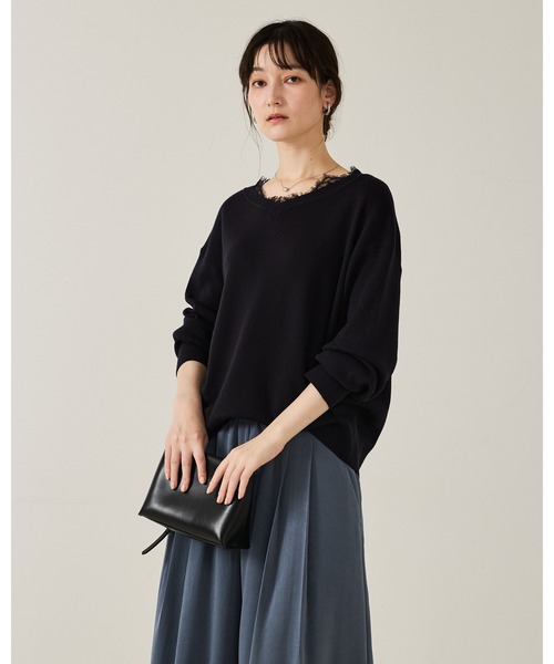 qualite(カリテ)の「【大人のレースニット】Vネックレース付きニット/秋服/冬服/オフィスカジュアル/フリル/ハイゲージニット(ニット/セーター・レディース・ダークネイビー/オフホワイト/チャコールグレー・フリー)」の16枚目の写真
