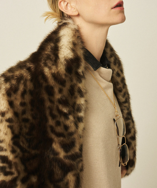 HELEN MOORE（ヘレンムーア）の「【HELEN MOORE/ヘレンムーア】バックル付フェイクファースカーフ / ストール（ストール/ショール・レディース・ベージュ/その他・フリー）」の8枚目の写真