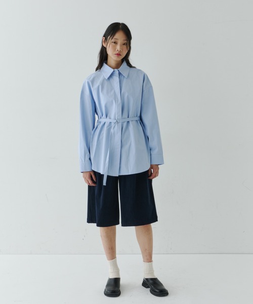 NUJOH（ヌゾ）の「Essential Oversized Shirt / エッセンシャルオーバーサイズシャツ（シャツ/ブラウス・レディース・ブルー/ブラック/ホワイト・FREE）」の9枚目の写真