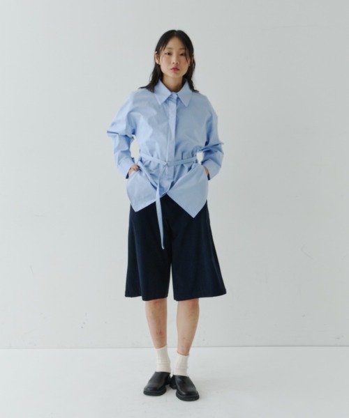 NUJOH（ヌゾ）の「Essential Oversized Shirt / エッセンシャルオーバーサイズシャツ（シャツ/ブラウス・レディース・ブルー/ブラック/ホワイト・FREE）」の10枚目の写真