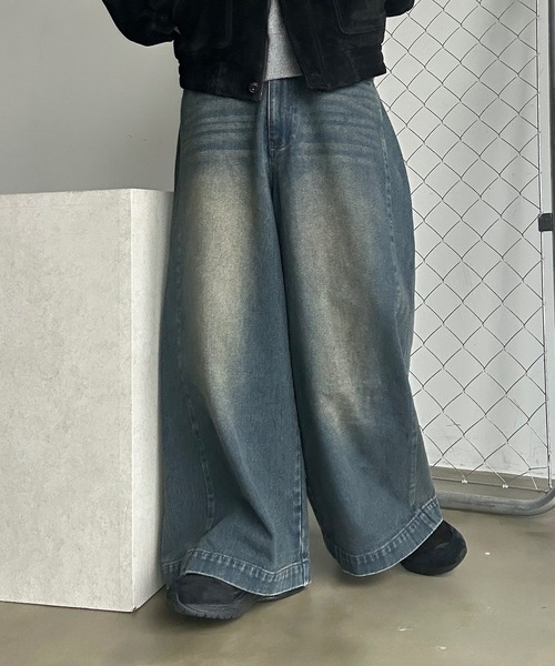 UNDERSTATEMENTs（アンダーステイトメント）の「【ユニセックス】ヴィンテージブラストワイドデニムパンツ（デニムパンツ・メンズ・ブルー/ブラック・SMALL/LARGE/MEDIUM）」の2枚目の写真