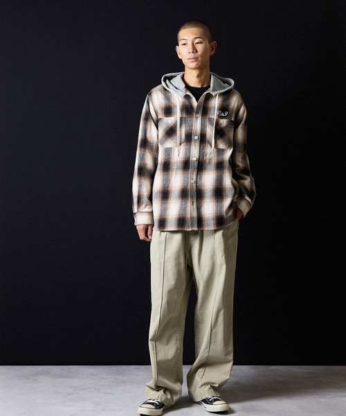 NUMBER (N)INE（ナンバーナイン）の「BRUSHED COTTON OMBRE PLAID FLANNEL HOODIE SHIRT / コットン オンブレー チェック ロゴ刺繍 フード シャツ（シャツ/ブラウス・メンズ・ベージュ/グレー・2/3/4）」の5枚目の写真