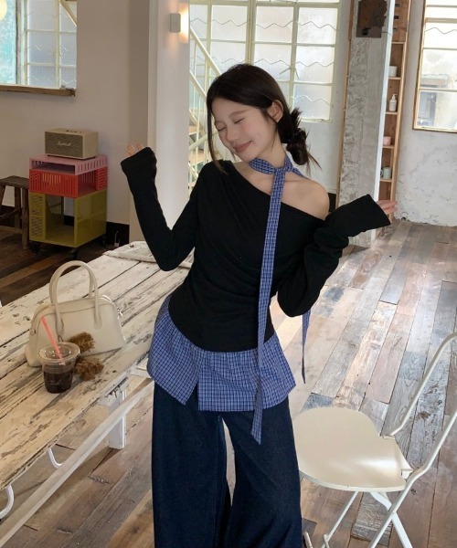 Ritzy（リッツィー）の「ギンガムチェックフェイクレイヤード オフショルダーロンT＋ネクタイ 2点セット（Tシャツ/カットソー・レディース・ブラック・M/L）」の7枚目の写真