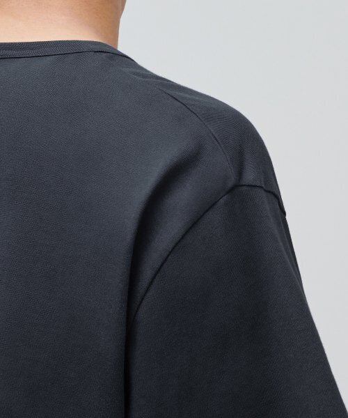 MUSINSA STANDARD（ムシンサスタンダード）の「リラックスフィットクルーネックTシャツ[ダークグレー]（Tシャツ/カットソー・メンズ・その他・MEDIUM/LARGE/X-LARGE/XX-LARGE/XXX-LARGE/SMALL）」の7枚目の写真