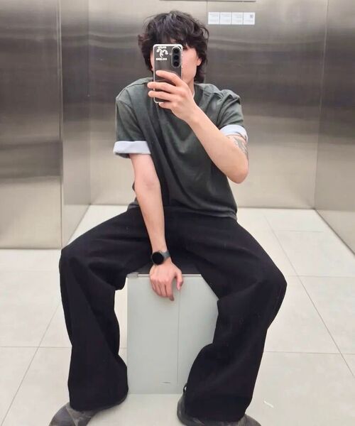 MUSINSA STANDARD（ムシンサスタンダード）の「リラックスフィットクルーネックTシャツ[ダークグレー]（Tシャツ/カットソー・メンズ・その他・MEDIUM/LARGE/X-LARGE/XX-LARGE/XXX-LARGE/SMALL）」の8枚目の写真