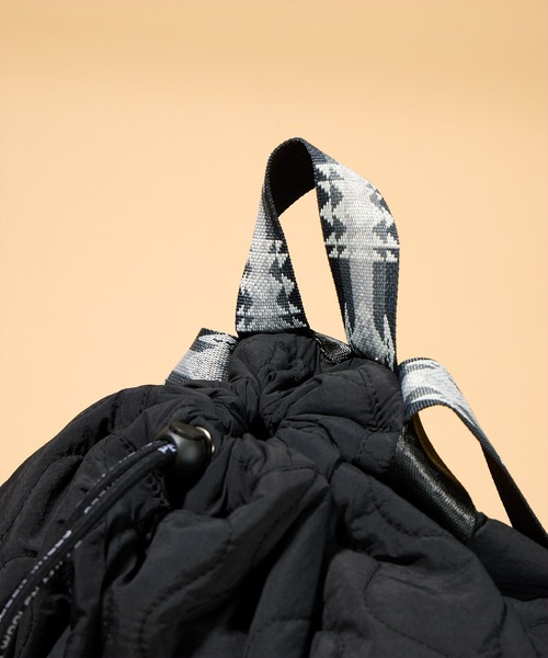 PENDLETON（ペンドルトン）の「【 PENDLETON / ペンドルトン 】キルティングナップサック（バックパック/リュック・レディース・ブラック/オリーブ・FREE）」の11枚目の写真