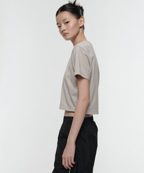 MUSINSA STANDARD WOMAN（ムシンサスタンダードウーマン）の「[クールタンダード] ウィメンズ クルーネック クロップTシャツ [マッシュルーム]（Tシャツ/カットソー・レディース・その他・SMALL/MEDIUM/LARGE/X-SMALL/X-LARGE）」の3枚目の写真