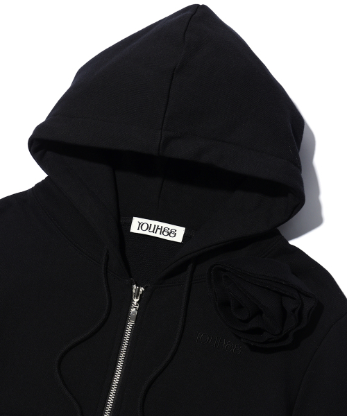 YOUHEE（ユヒ）の「FLOWER CORSAGE HOODIE ZIP-UP BLACK（パーカー・レディース・その他・FREE）」の4枚目の写真