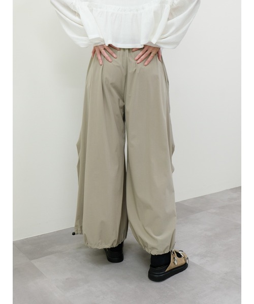 DOLLUPOOPS（ドールアップウップス）の「バルーンシルエットタフタパンツ（その他パンツ・レディース・ブラック/ライトベージュ/カーキ・FREE）」の18枚目の写真