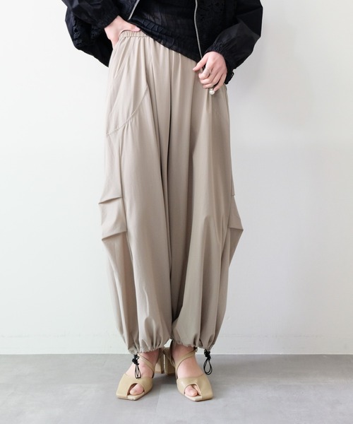 DOLLUPOOPS(ドールアップウップス)の「バルーンシルエットタフタパンツ(その他パンツ・レディース・ブラック/ライトベージュ/カーキ・FREE)」の17枚目の写真