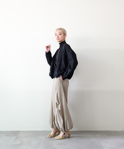 DOLLUPOOPS(ドールアップウップス)の「バルーンシルエットタフタパンツ(その他パンツ・レディース・ブラック/ライトベージュ/カーキ・FREE)」の4枚目の写真