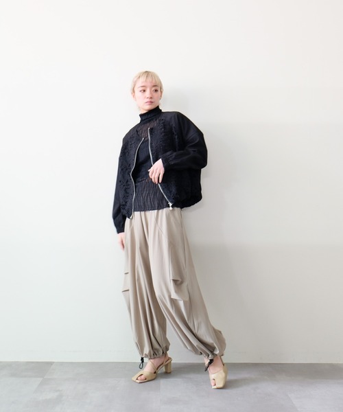 DOLLUPOOPS(ドールアップウップス)の「バルーンシルエットタフタパンツ(その他パンツ・レディース・ブラック/ライトベージュ/カーキ・FREE)」の6枚目の写真