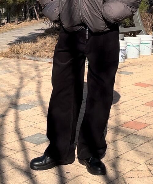 EXCONTAINER(エックスコンテナ)の「ワンタックワイドコーデュロイパンツ (ブラック)(その他パンツ・メンズ・その他・MEDIUM/LARGE/X-LARGE/SMALL)」の10枚目の写真