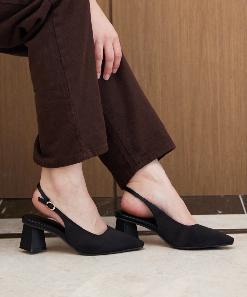 CESTI(セスティ)の「シルキー ブロック スリングバック (ブラック)(サンダル・レディース・ブラック・25cm/23cm/23.5cm/24cm/24.5cm/22.5cm)」の2枚目の写真