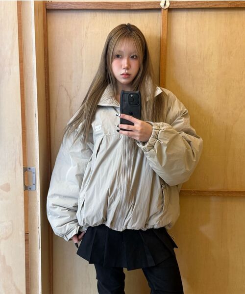 CENTAUR.KR（セントール）の「CENTAUR OVERSIZED PADDED JUMPER_LIGHT BEIGE（ダウンジャケット/コート・レディース・その他・F）」の6枚目の写真