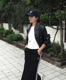 Majournee（マジョネ）の「レザープリーツボンバージャケット_ブラック（ライダースジャケット）」