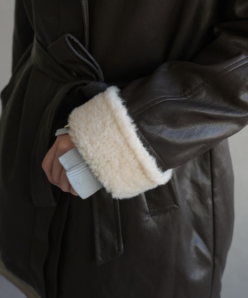 31 Sons de mode(トランテアン ソン ドゥ モード)の「フェイクレザーファーミドルジャケット(その他アウター・レディース・ブラウン/ブラック・フリ-)」の9枚目の写真