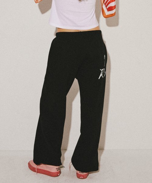 PAKKE（パッケ）の「オーバーサイズシンボルスウェットパンツ（ブラック）（スウェットパンツ・レディース・その他・FREE）」の2枚目の写真