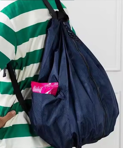 VIBGYOR（ヴィブジョー）の「LESRIRE/折りたたみリュック エコバッグ L9224（バックパック/リュック・レディース・ブラック/グレー/ピンク/ネイビー・FREE）」の3枚目の写真