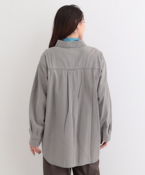 SHOO・LA・RUE（シューラルー）の「【洗濯機可/体型カバー】こなれ感をプラスする BIGポケットやわらかデニムシャツ（シャツ/ブラウス・レディース・ライトグレー/ブルー系その他/ライトブルー・03/02/01/04）」の9枚目の写真